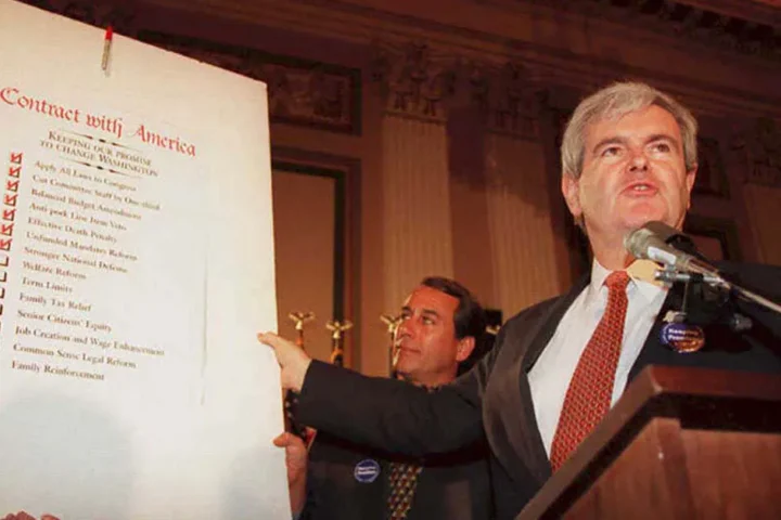 newt gingrich pointing to contract with america